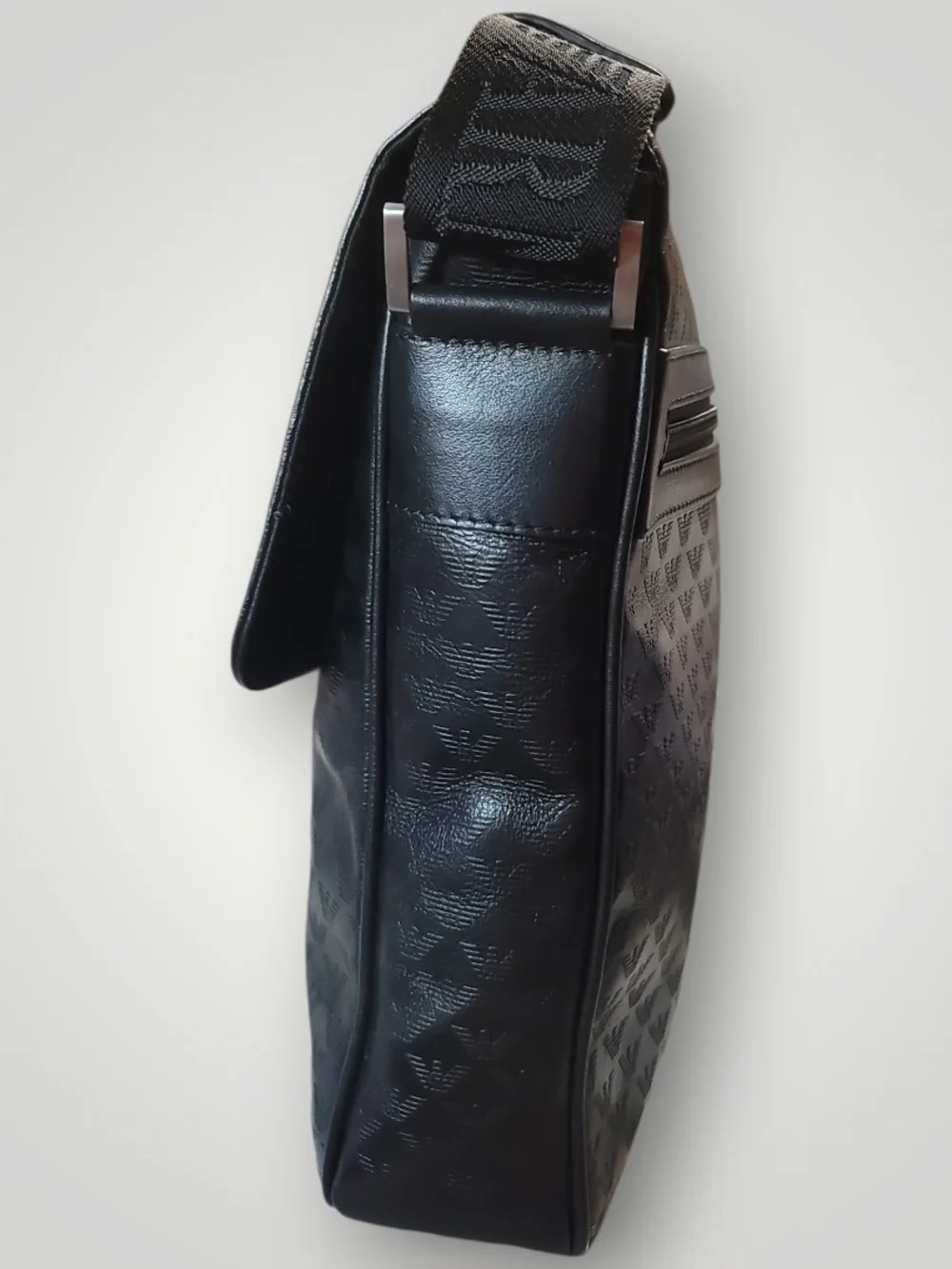 Emporio Armani Black Mens Crossbody Messenger Bag Like New